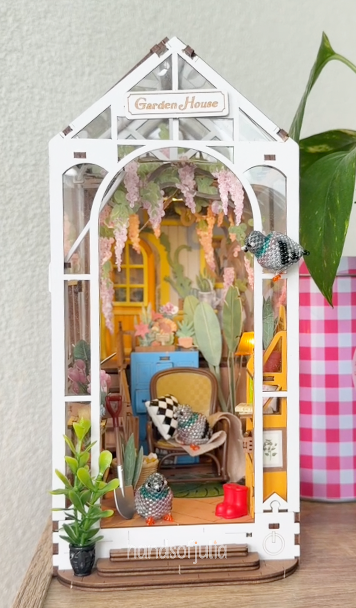 Rolife Miniature House